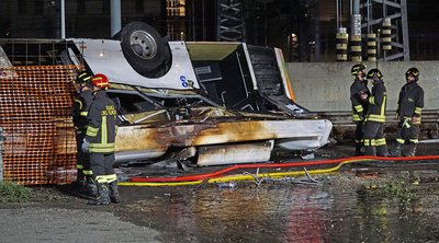 «Οι άνθρωποι στο λεωφορείο βρέθηκαν περικυκλωμένοι από τις φλόγες...» - Στο πένθος η Ιταλία μετά την τραγωδία με 21 νεκρούς σε τροχαίο - BINTEO