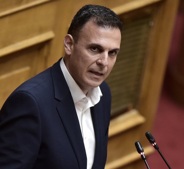 Καραμέρος: Επίμονος κηπουρός των υπερκερδών του καρτέλ των τραπεζών ο κ. Στουρνάρας