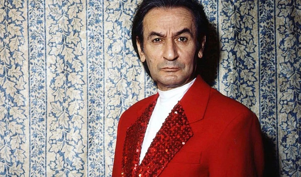 Σωτήρης Μουστάκας: Αγνώριστος σε ηλικία 25 ετών – Σπάνιο κλικ