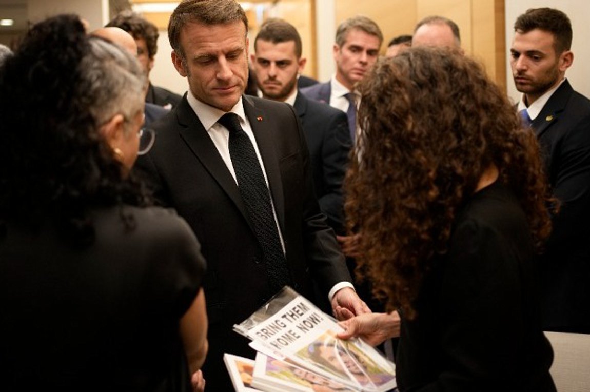 Μακρόν: Με το Ισραήλ μας ενώνει το πένθος