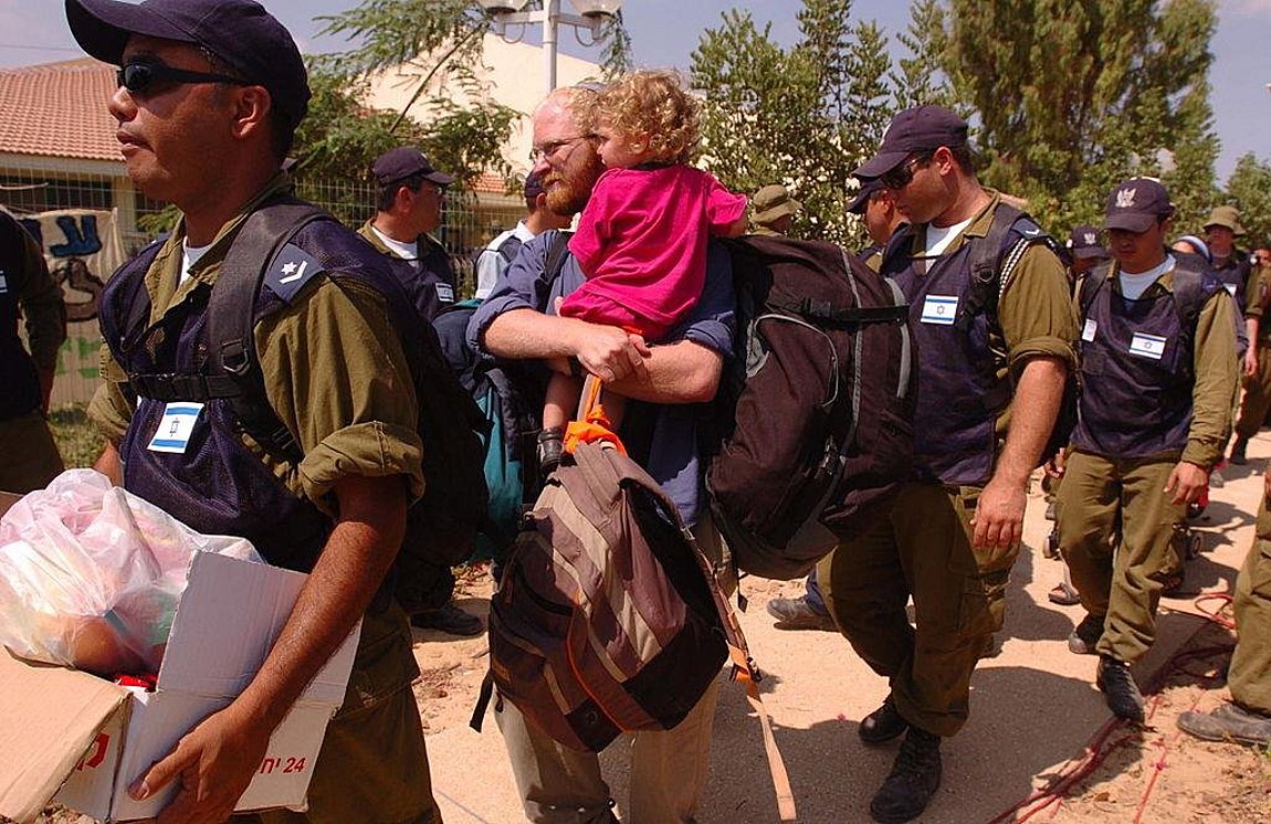 Τριάντα τέσσερις Γάλλοι και οι οικογένειές τους αναχώρησαν από τη Γάζα