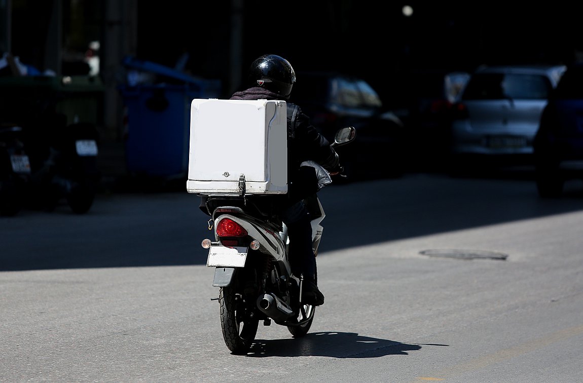 Διανομείς: αυτοαπασχολούμενοι ή μισθωτοί; Σημαντικές αλλαγές στη νομοθεσία