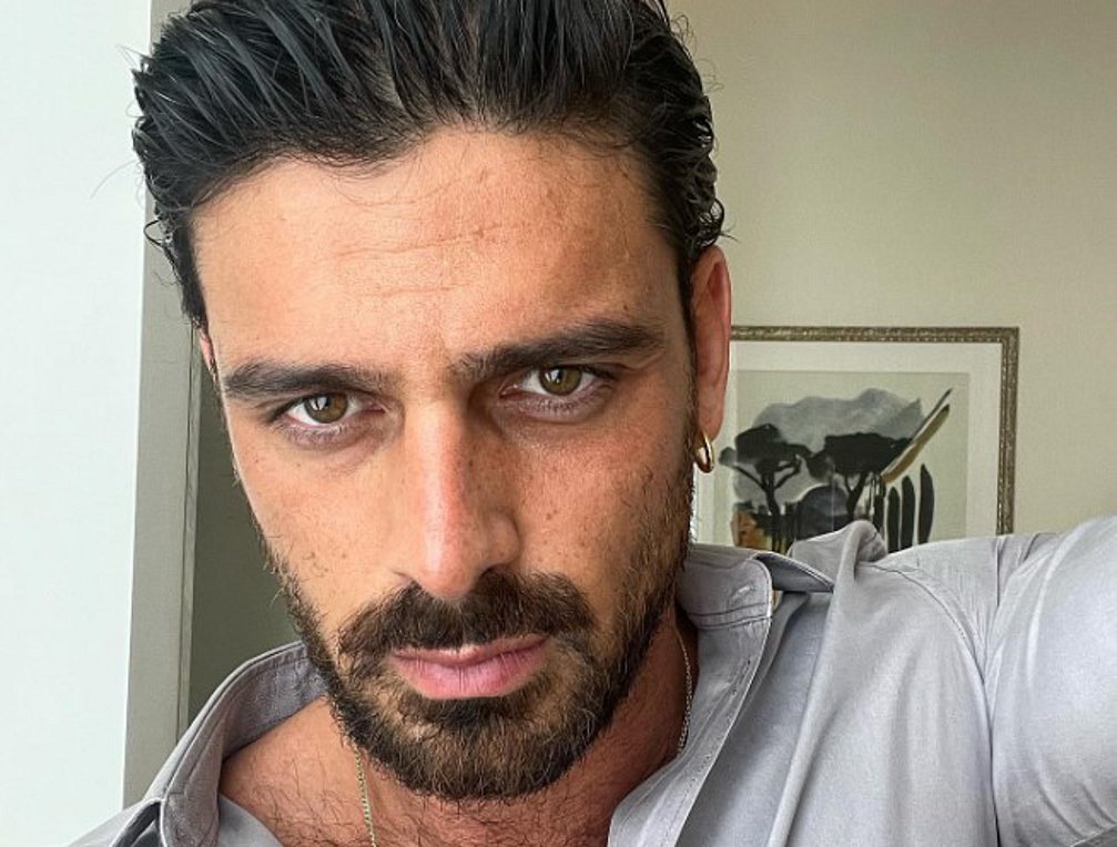 Michele Morrone: Αποκαλύπτει το πρόβλημα ψυχικής υγείας – «Έγινα τραγουδιστής κατά λάθος»