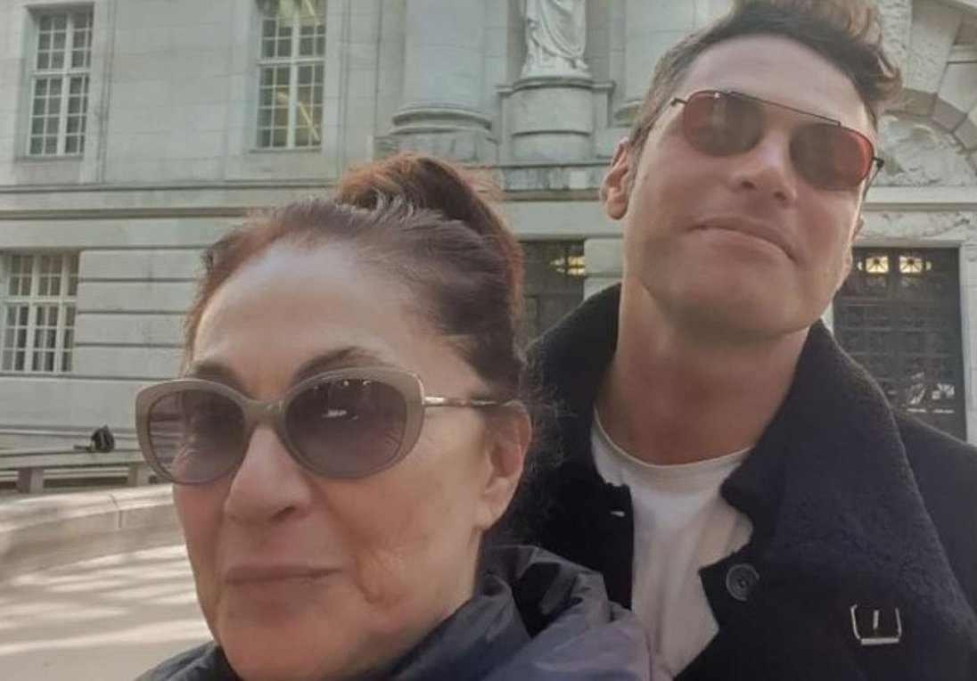 Φιλαρέτη Κομνηνού: Η νεογέννητη εγγονή της στην αγκαλιά του γιου της