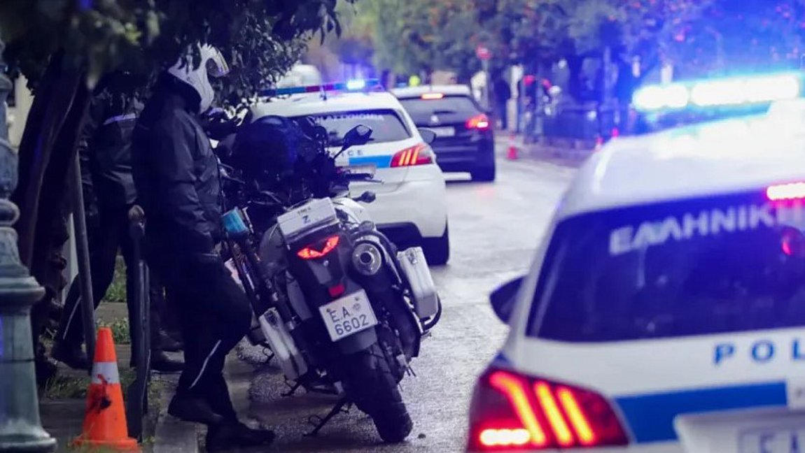 Παλαιό Φάληρο: Συναγερμός για κλεμμένο όχημα με όπλα-Στο σημείο η Αστυνομία