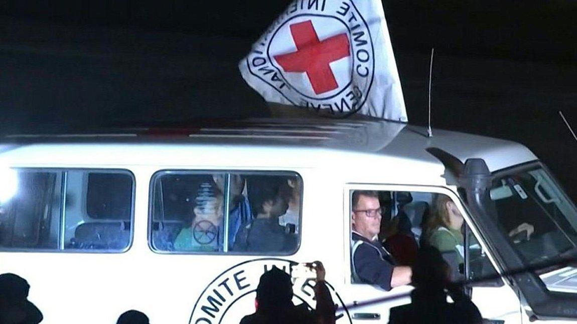 Κατάρ: Δεκαεπτά όμηροι, 13 Ισραηλινοί και 4 Ταϊλανδοί, απελευθερώθηκαν από τη Χαμάς