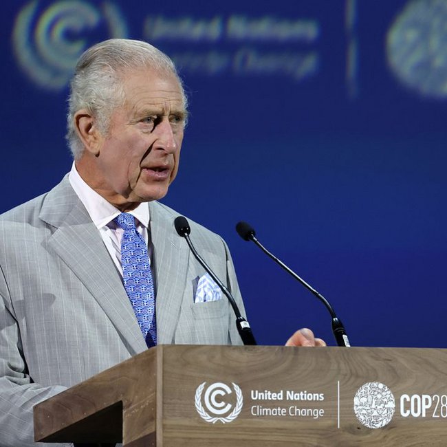 Ο βασιλιάς Κάρολος εμφανίστηκε στη Σύνοδο COP28 με ελληνική γραβάτα - Η συνάντηση με τον Σούνακ - Βίντεο