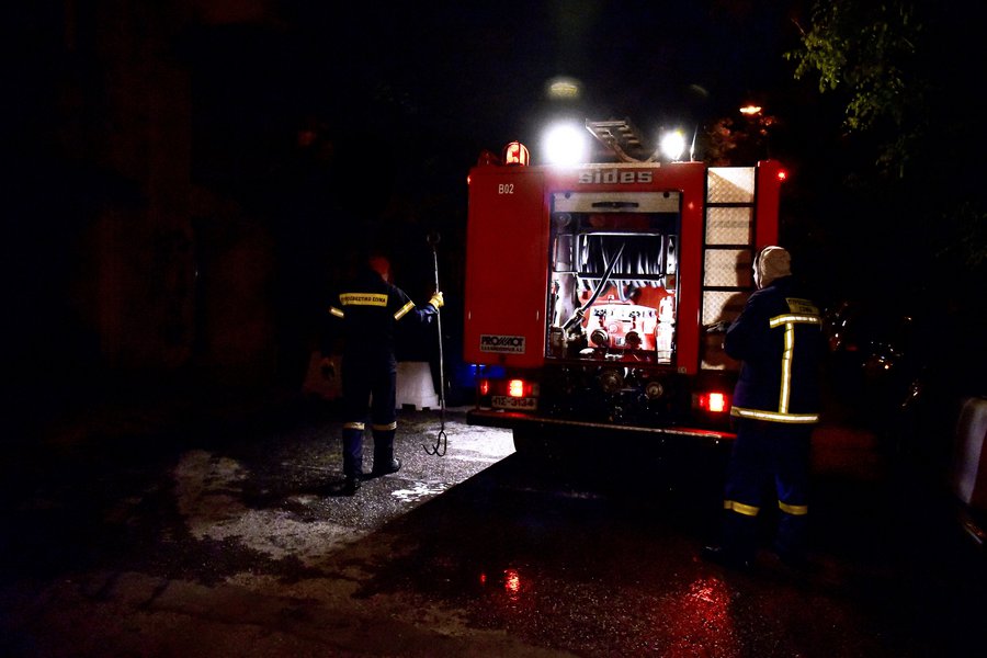 Διακοπή κυκλοφορίας λόγω πυρκαγιάς σε διαμέρισμα στην Αχαρνών