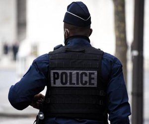 Παρίσι: Συνελήφθη ο άνδρας που απειλούσε να ανατιναχθεί έξω από το προξενείο του Ιράν 