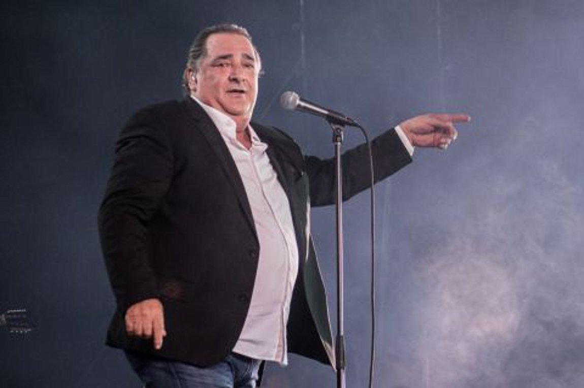 Βασίλης Καρράς: Σήμερα το «τελευταίο αντίο» – Πλήθος κόσμου στο λαϊκό προσκύνημα