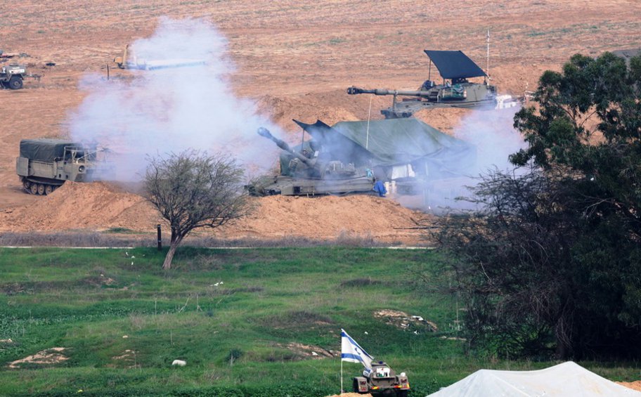 Οι ισραηλινοί βομβαρδισμοί στη Ράφα εγείρουν φόβους για χερσαία επιχείρηση
