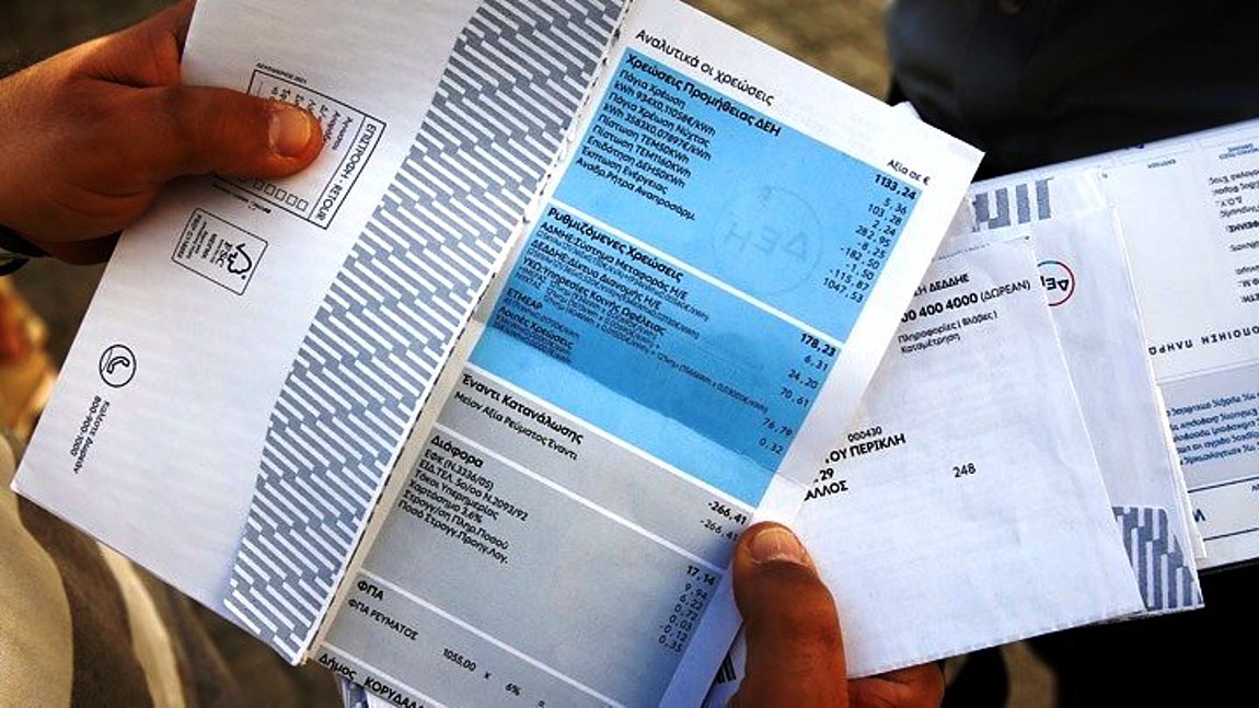 Ηλεκτρικό ρεύμα: Τι δείχνει η πρώτη σύγκριση πράσινων, κίτρινων και μπλε τιμολογίων