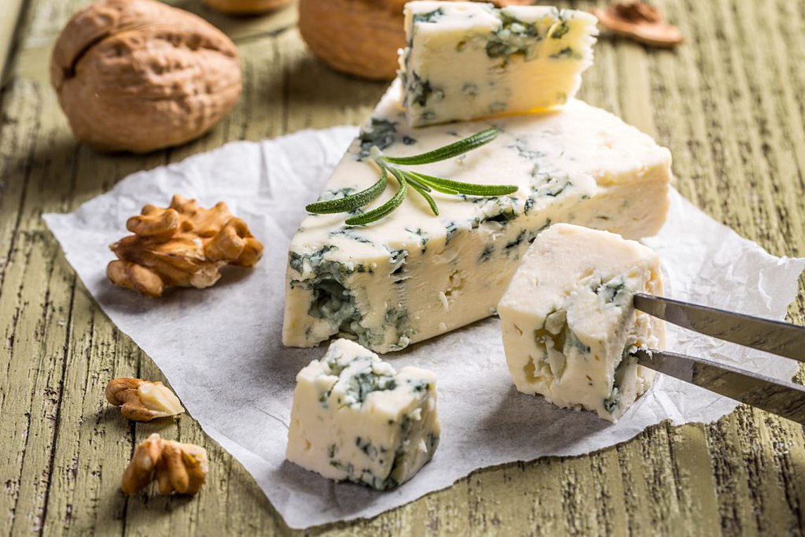 Blue cheese: Πώς θα καταλάβετε ότι έχει αλλοιωθεί