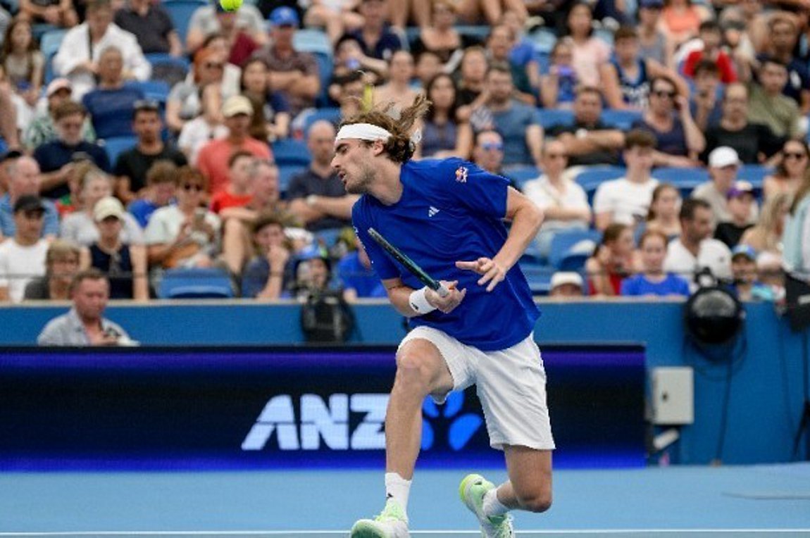 Εύκολη νίκη για τον Τσιτσιπά, 1-0 η Ελλάδα τον Καναδά