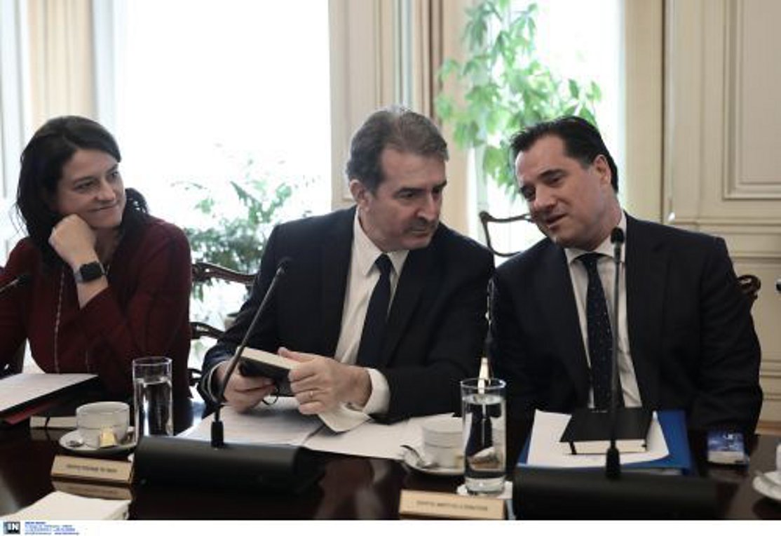 Το Bloomberg για τις αλλαγές στο κυβερνητικό σχήμα