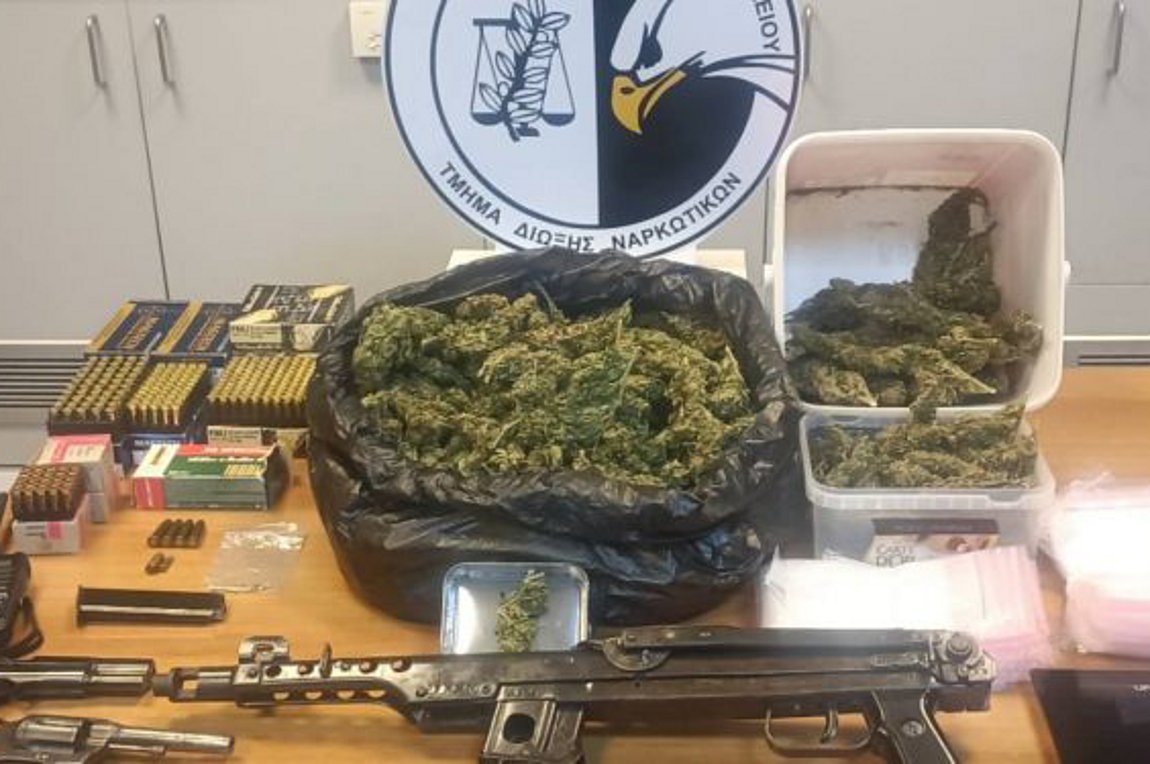 Έκρυβε στο σπίτι του πάνω από ένα κιλό χασίς