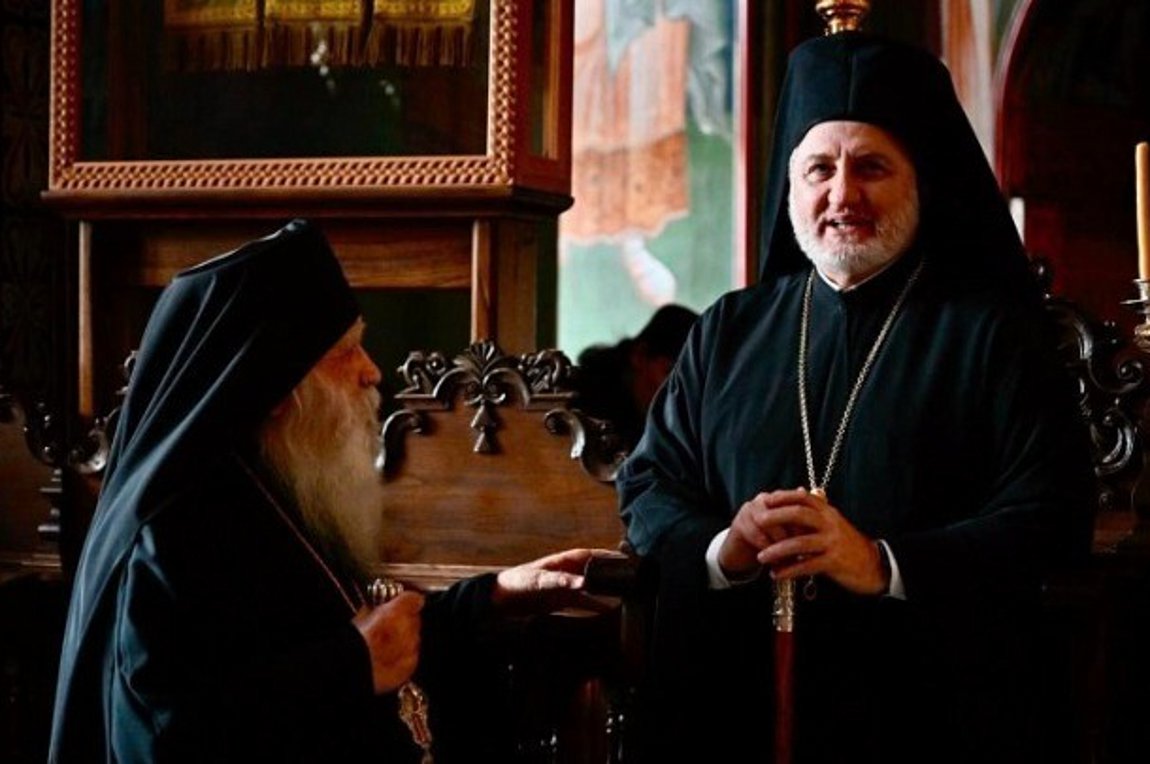 Ο αρχιεπίσκοπος Αμερικής Ελπιδοφόρος στη μονή Φιλοθέου στο Άγιο Όρος