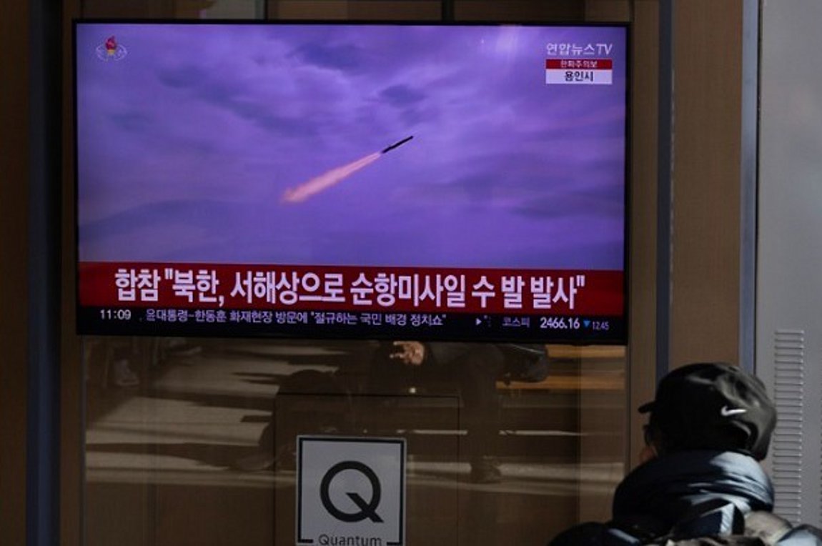Η Β. Κορέα εκτόξευσε πυραύλους κρουζ