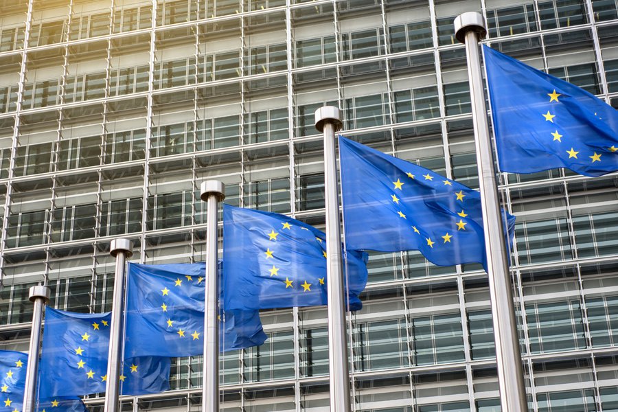 ΕΕ: Σε ισχύ από το Σάββατο ο ευρωπαϊκός νόμος για τις Ψηφιακές Υπηρεσίες - Βαριά πρόστιμα για τους παραβάτες 