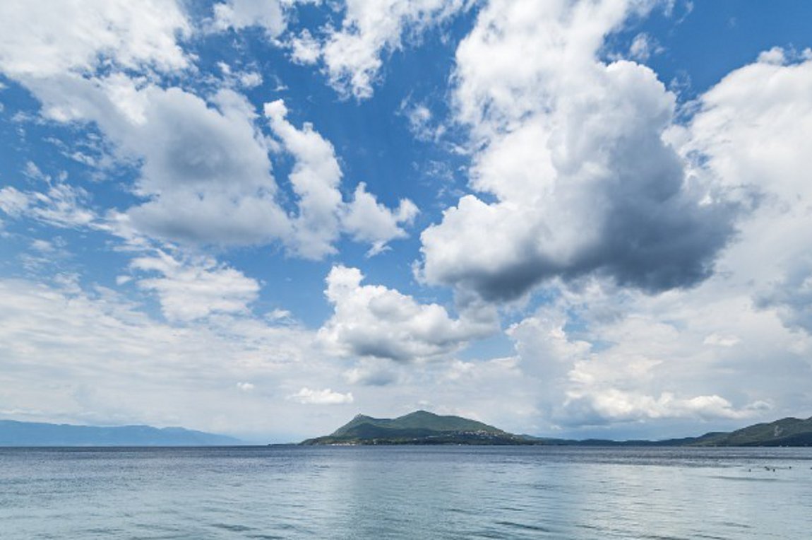 Καιρός: Ανεβαίνει η θερμοκρασία – Πού θα βρέξει