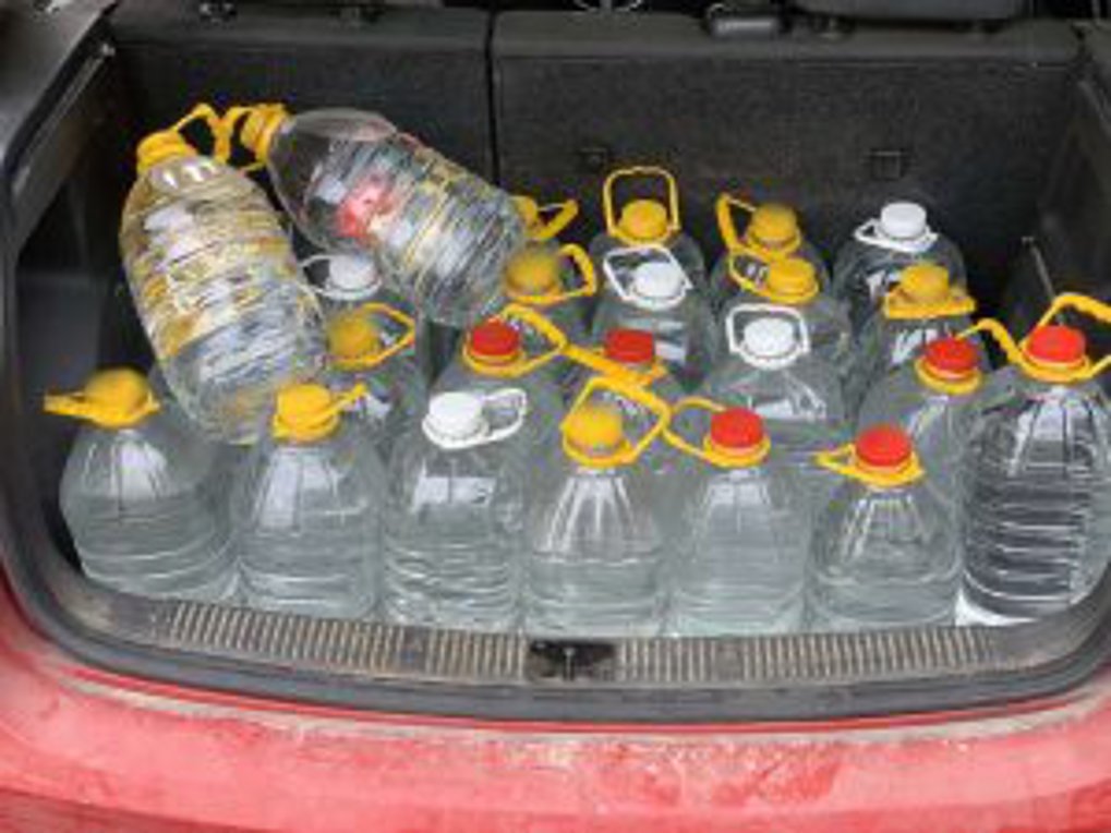 Θεσσαλονίκη: Συλλήψεις για αποθήκευση και διακίνηση λαθραίων ποτών και καπνικών προϊόντων