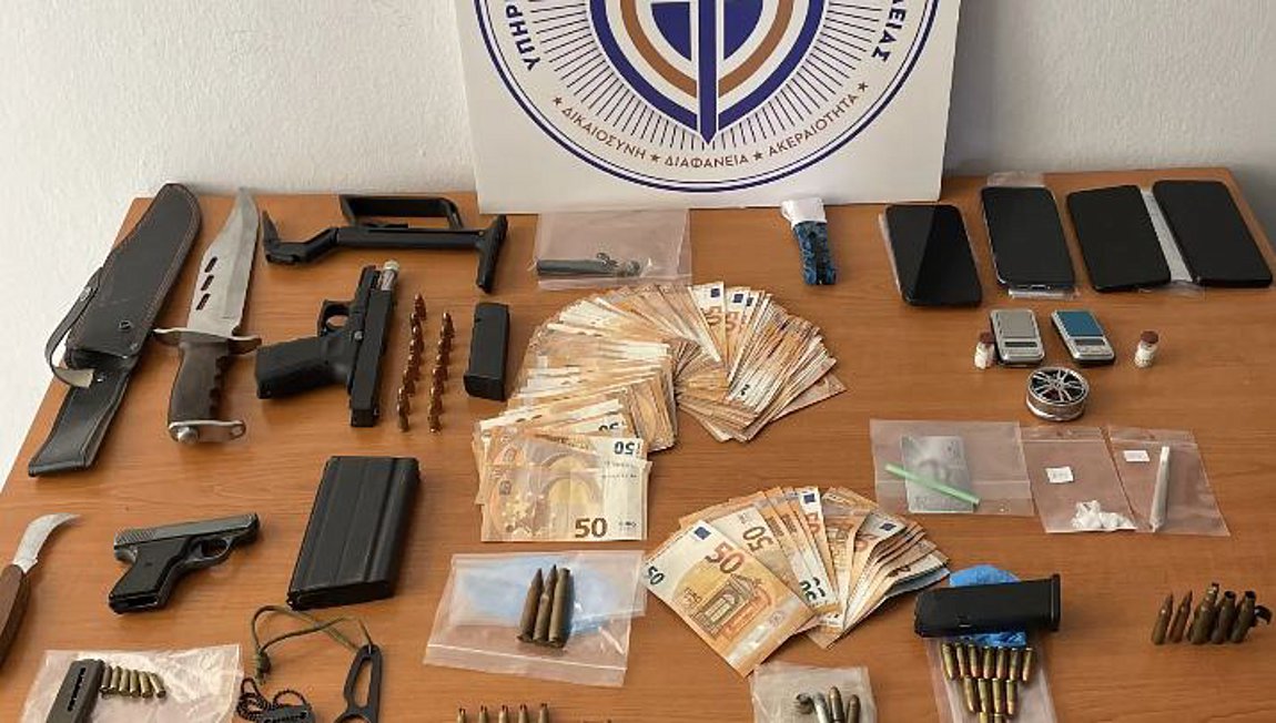 Χειροπέδες σε αστυνομικό για διακίνηση και προμήθεια ναρκωτικών