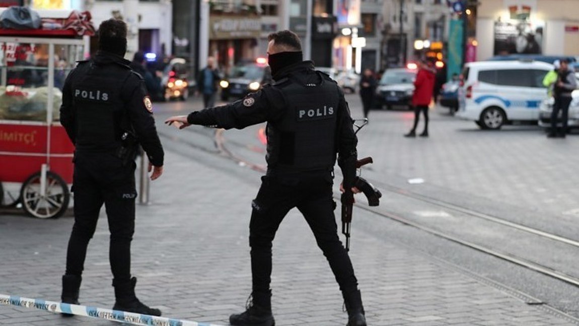 Τουρκία: Ένοπλη επίθεση σε προεκλογική συγκέντρωση υποψηφίου δημάρχου του AKP – Βίντεο