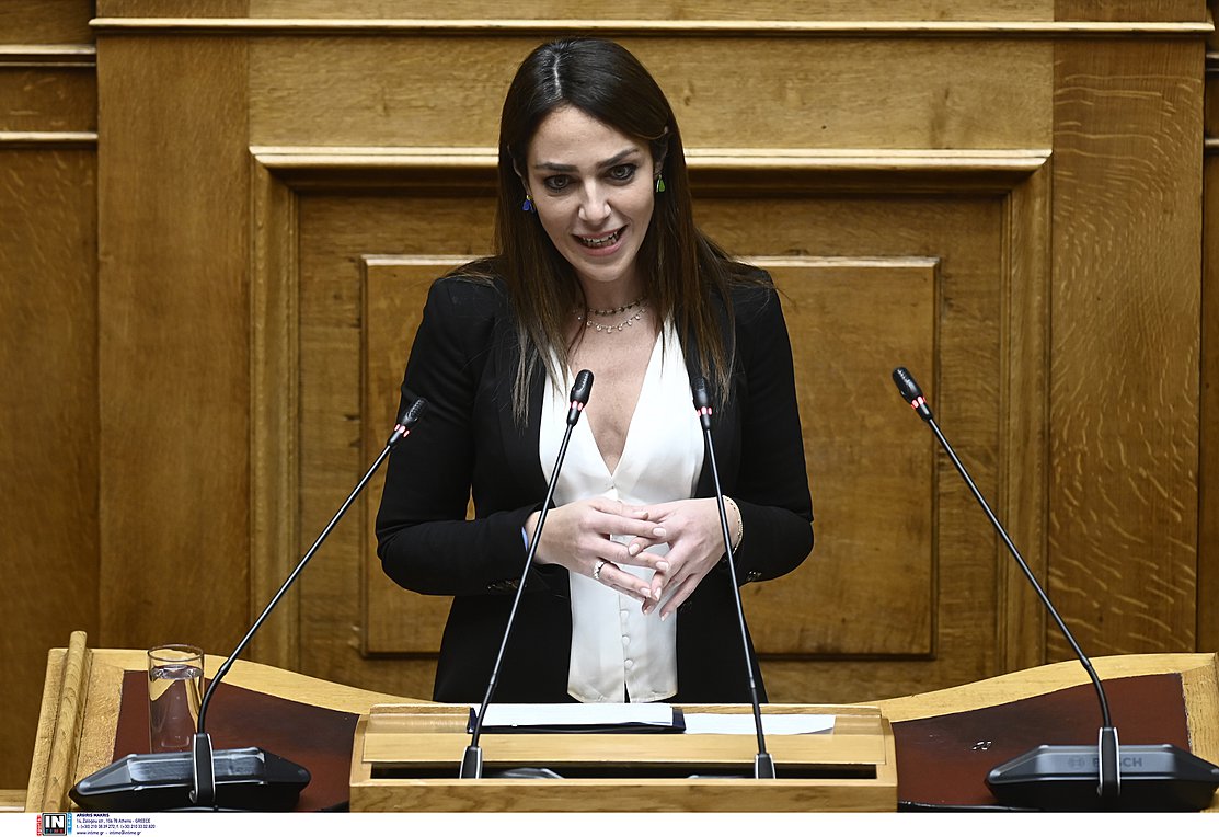 Πότε μεταφέρεται η υποχρεωτική αργία της Πρωτομαγιάς – Τι ανακοίνωσε η Δόμνα Μιχαηλίδου