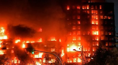 Ισπανία: Μεγάλη πυρκαγιά σε 14ώροφο συγκρότημα κατοικιών στη Βαλένθια - Βίντεο