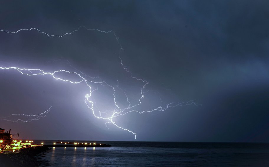 Καιρός: «Γραμμή λαίλαπας με καταιγίδες θα σαρώσει τη χώρα» - Η προειδοποίηση Μαρουσάκη