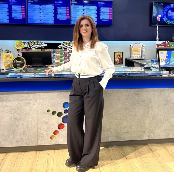 Ουρανία Γεωργίτση, ιδιοκτήτρια καταστήματος ΟΠΑΠ επί της οδού Γεωργίου Μπούσιου 6 στα Γρεβενά