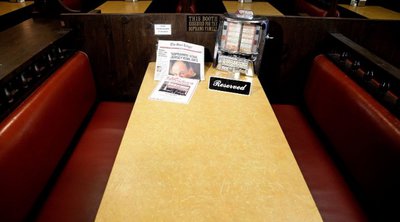 Σε δημοπρασία το τραπέζι από την τελευταία σκηνή της σειράς «The Sopranos»