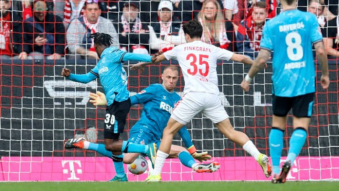 «Τρέχει» μόνη της προς τον τίτλο η Λεβερκούζεν