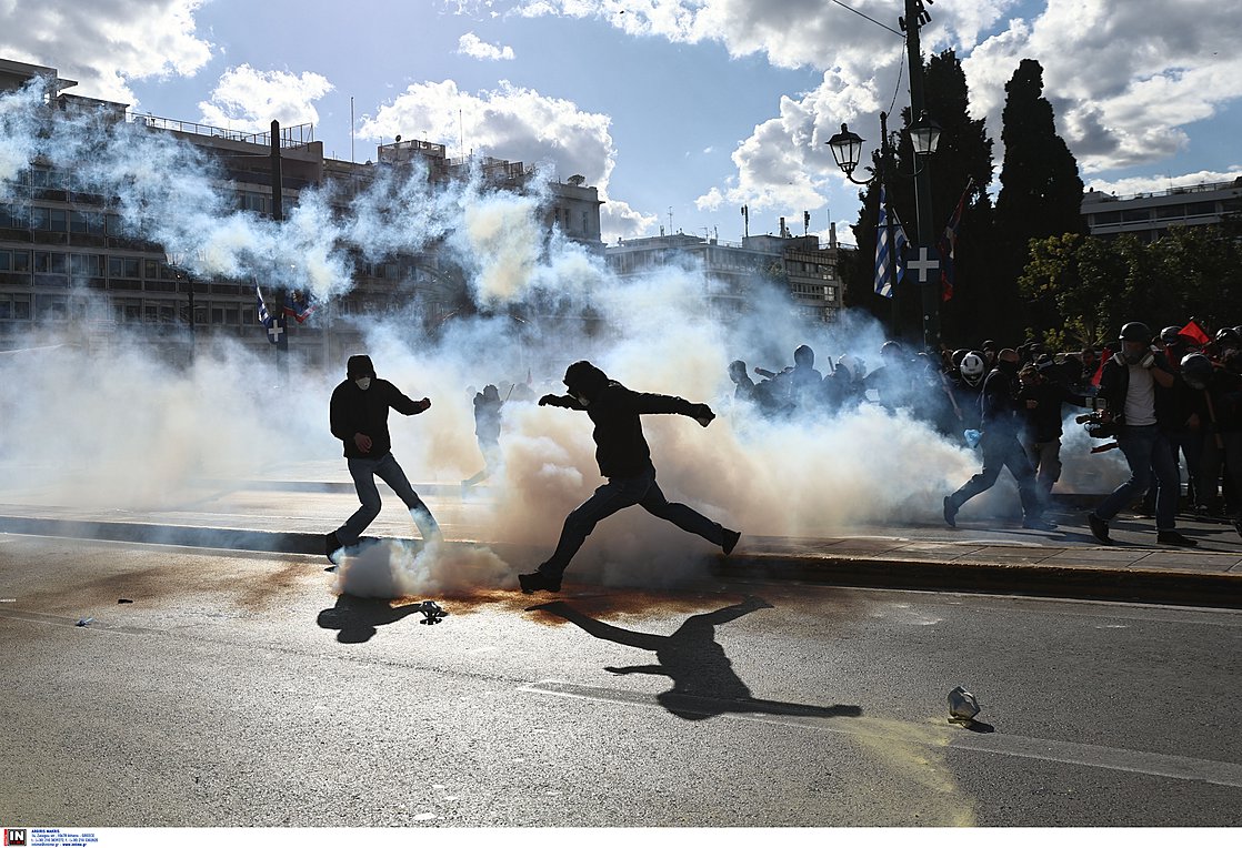 Εκπαιδευτικό συλλαλητήριο: Ένταση με προσαγωγές και τραυματίες – ΕΙΚΟΝΕΣ