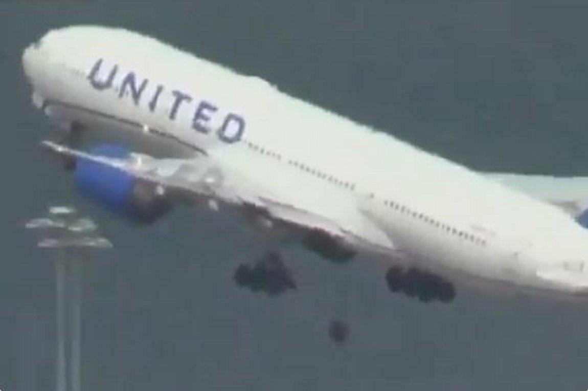 Boeing 777 έχασε ελαστικό κατά την απογείωση – ΒΙΝΤΕΟ