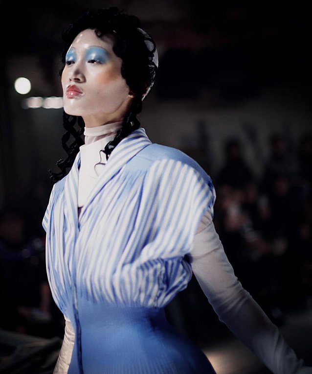 Doll Face: Τι θα λέγατε να γίνουμε… κούκλες χρησιμοποιώντας το μακιγιάζ;