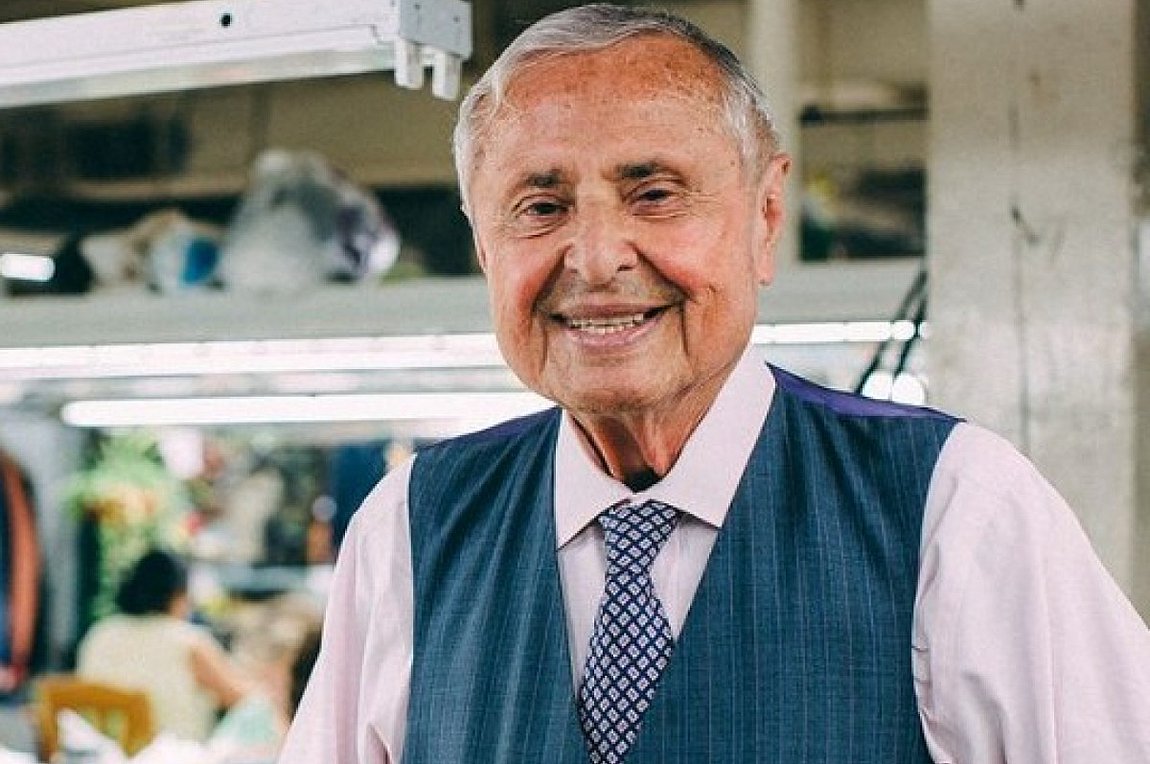 Πέθανε ο Martin Greenfield, ο ράφτης των σταρ και των Αμερικανών προέδρων