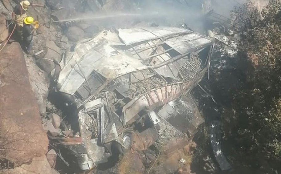 Νότια Αφρική: Λεωφορείο έπεσε από γέφυρα, παρασύροντας στον θάνατο 45 επιβαίνοντες