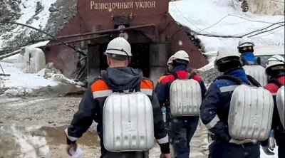 Ρωσία: Σχεδόν ολοκληρωτικά έχει πλημμυρίσει το χρυσωρυχείο όπου βρίσκονται εγκλωβισμένοι 13 εργάτες - ΒΙΝΤΕΟ