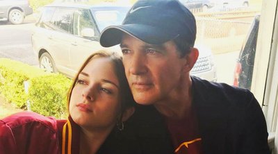 Περήφανος μπαμπάς ο Antonio Banderas – Με την κόρη του στη Μάλαγα για το Πάσχα

