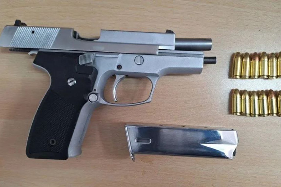 Πυροβολισμοί στο Κολωνάκι: Αυτό είναι το όπλο του 41χρονου που συνελήφθη