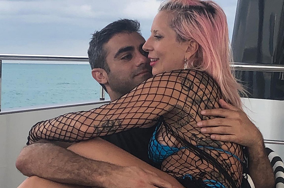 Lady Gaga: Η εμφάνιση που πυροδότησε φήμες για αρραβώνα