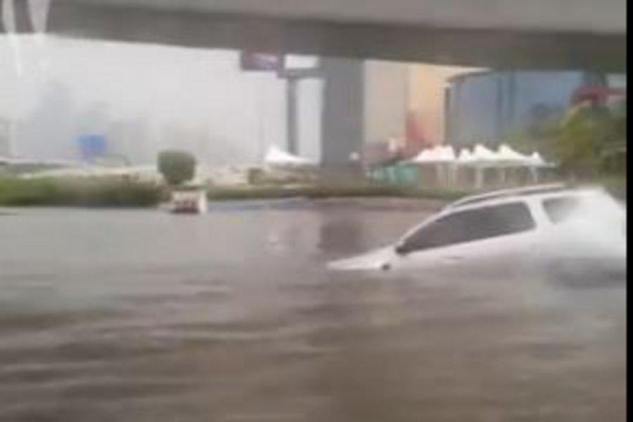 «Βούλιαξε» το Ντουμπάι από πρωτοφανείς πλημμύρες - Πάνω από 18 νεκροί στο Ομάν - ΒΙΝΤΕΟ