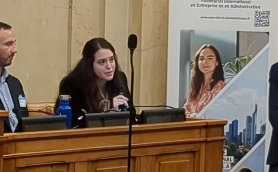 Η 26χρονη Ελληνίδα που μίλησε στη γαλλική Βουλή και εντυπωσίασε - ΒΙΝΤΕΟ 