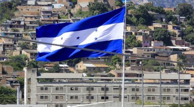 Η Ονδούρα ανακαλεί κορυφαία διπλωμάτη από τον Ισημερινό