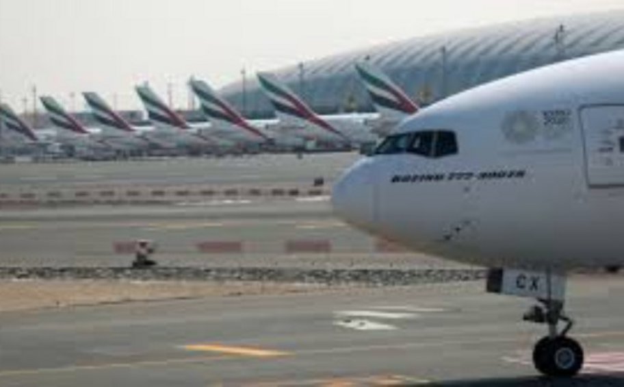 Το αεροδρόμιο του Ντουμπάι περιορίζει τις αφίξεις πτήσεων μετά τις έντονες βροχοπτώσεις