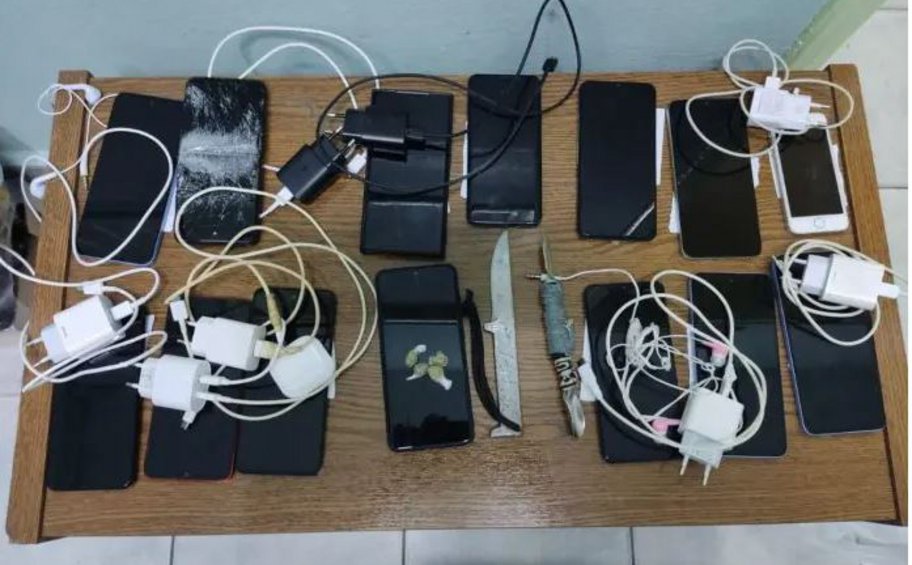 Κορυδαλλός: Ναρκωτικά, μαχαίρια και κινητά τηλέφωνα βρέθηκαν μετά από έρευνα της Δίωξης Ναρκωτικών στις φυλακές
