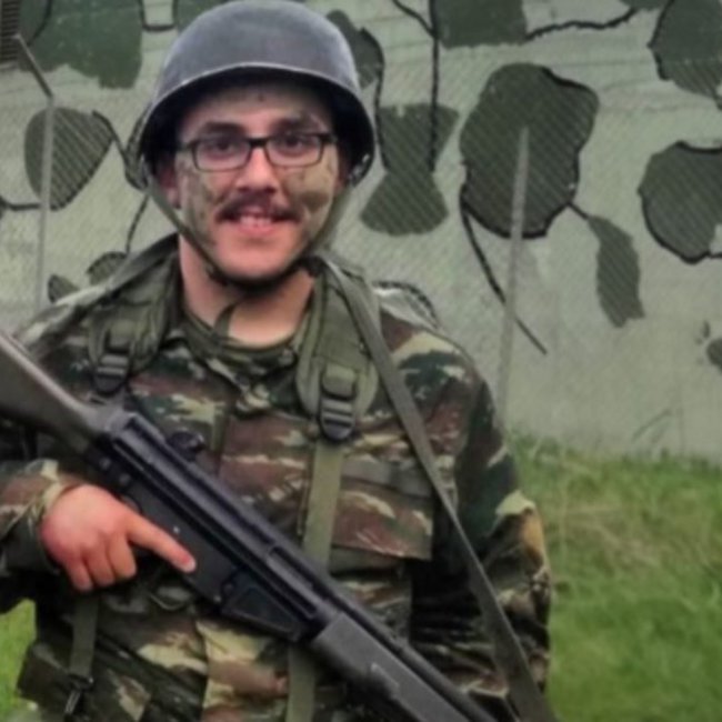 Νέα στοιχεία για τον στρατιώτη που βρέθηκε νεκρός στη Ρω το 2018 - «Δεν αυτοκτόνησε, τον δολοφόνησαν»
