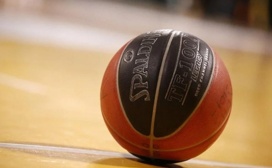 Μήνυση σε βάρος παίκτη της Basket League από τη σύντροφό του για ξυλοδαρμό 