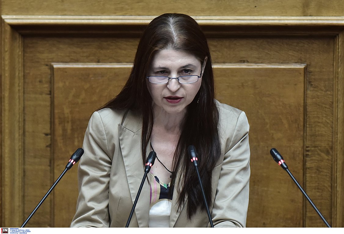 Καβάλα: Γυναίκα χαστούκισε τη βουλευτή της ΝΔ Αγγελική Δεληκάρη